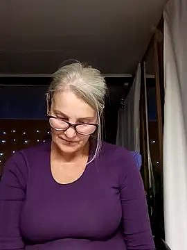 Snapshot of irinamaux chatting on October 2025 07:20:02 PM irinamaux online show from October 2025 07:20:02 PM