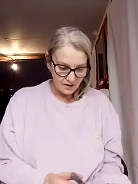 Snapshot of irinamaux chatting on November 2025 11:04:02 PM irinamaux online show from November 2025 11:04:02 PM