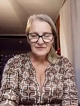 Snapshot of irinamaux chatting on November 2025 07:03:01 PM irinamaux online show from November 2025 07:03:01 PM