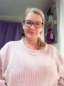 irinamaux online show from February 2026 07:18:01 AM