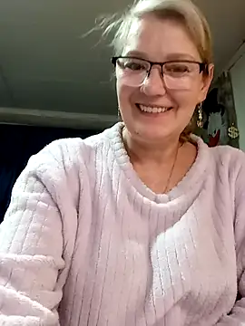 irinamaux online show from April 2026 10:37:02 PM