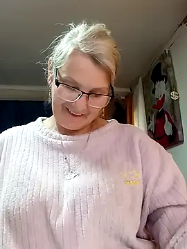 irinamaux online show from April 2026 01:06:01 PM
