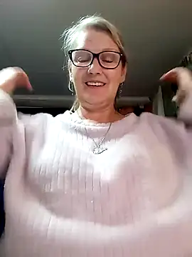 irinamaux online show from May 2026 09:31:01 PM
