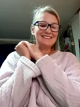 irinamaux online show from May 2026 02:33:02 PM