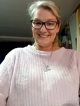 irinamaux online show from May 2026 02:01:01 PM