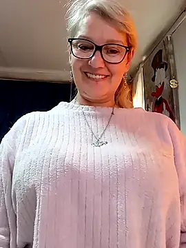 irinamaux online show from May 2026 07:05:02 AM