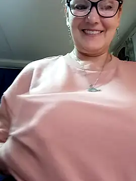 irinamaux online show from May 2026 07:14:02 AM