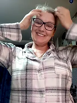 irinamaux online show from May 2026 06:42:01 AM