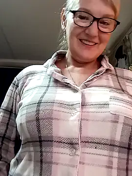 irinamaux online show from May 2026 06:51:02 AM