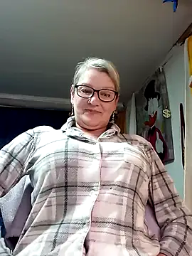 irinamaux online show from May 2026 12:52:02 AM