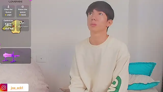 Snapshot of Levii_Ackermann chatting on February 2025 02:37:02 PM Levii Ackermann online show from February 2025 02:37:02 PM