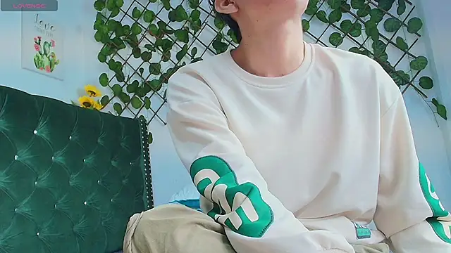 Snapshot of Levii_Ackermann chatting on March 2025 02:01:02 PM Levii Ackermann online show from March 2025 02:01:02 PM