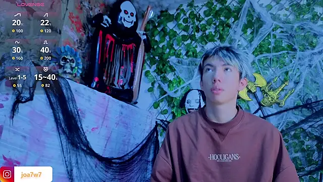 Snapshot of Levii_Ackermann chatting on October 2025 12:49:02 PM Levii Ackermann online show from October 2025 12:49:02 PM