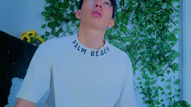 Snapshot of Levii_Ackermann chatting on January 2026 06:42:02 PM Levii Ackermann online show from January 2026 06:42:02 PM