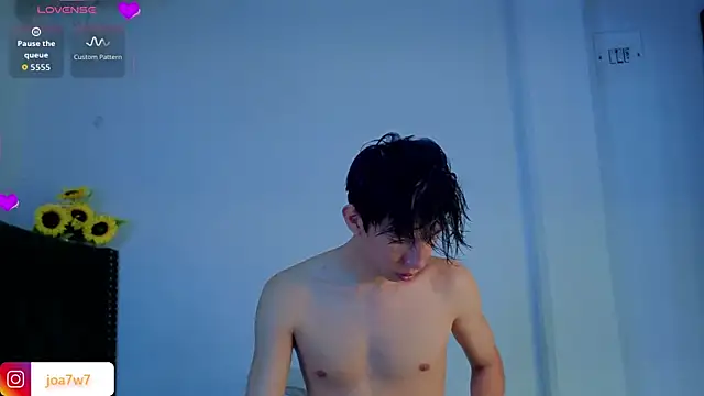 Snapshot of Levii_Ackermann chatting on April 2026 02:22:01 PM Levii Ackermann online show from April 2026 02:22:01 PM