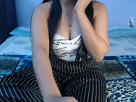 Freya nia online show from January 2025 11:18:02 AM