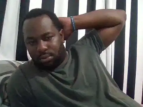 Snapshot of Bighood_T chatting on December 2024 05:06:01 AM Bighood T online show from December 2024 05:06:01 AM