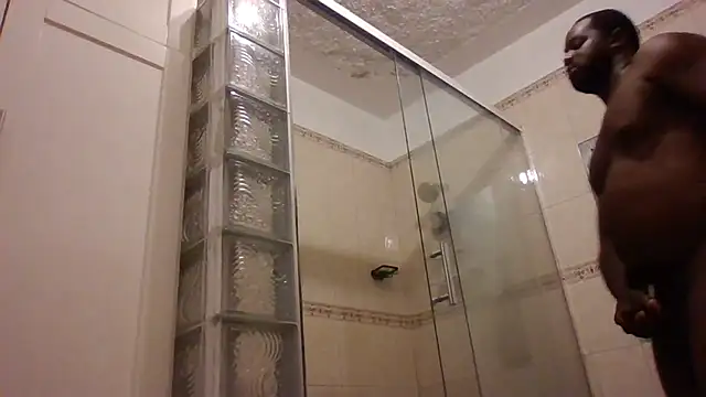 Snapshot of Bighood_T chatting on October 2025 04:08:02 AM Bighood T online show from October 2025 04:08:02 AM