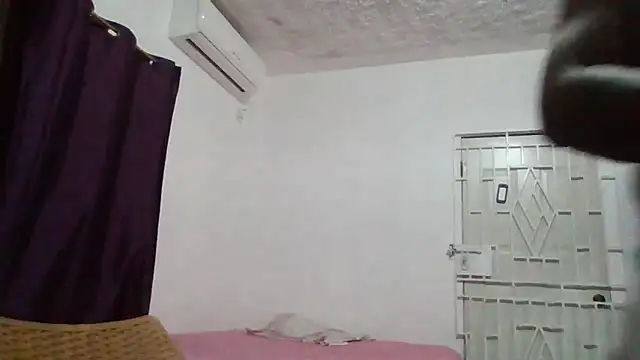 Snapshot of Bighood_T chatting on October 2025 03:40:01 AM Bighood T online show from October 2025 03:40:01 AM