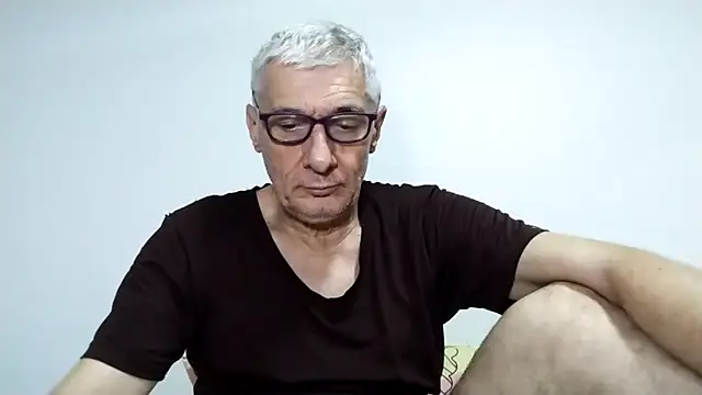 BIGUNCUTHARDCOCK online show from February 2026 01:34:02 PM