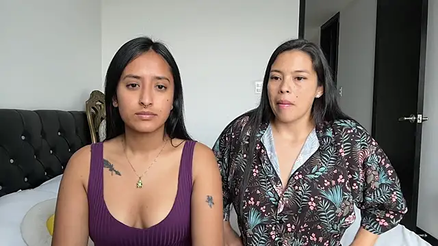 Snapshot of 2SummerLove1 chatting on February 2025 08:10:01 PM 2SummerLove1 online show from February 2025 08:10:01 PM