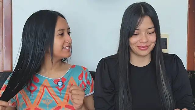 Snapshot of 2SummerLove1 chatting on November 2025 02:34:02 PM 2SummerLove1 online show from November 2025 02:34:02 PM