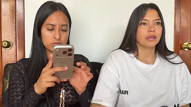 Snapshot of 2SummerLove1 chatting on January 2026 03:49:02 PM 2SummerLove1 online show from January 2026 03:49:02 PM