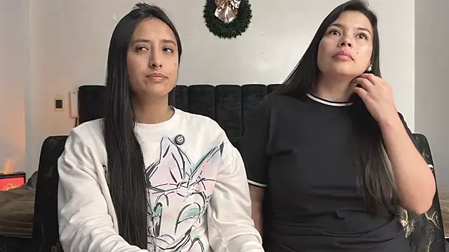 Snapshot of 2SummerLove1 chatting on February 2026 01:46:01 AM 2SummerLove1 online show from February 2026 01:46:01 AM