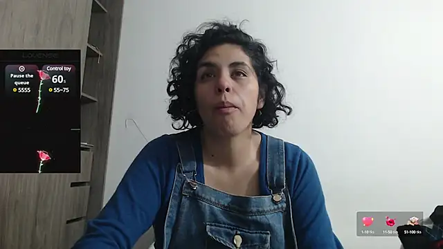 Snapshot of Anne_purple chatting on March 2025 03:07:01 PM Anne purple online show from March 2025 03:07:01 PM