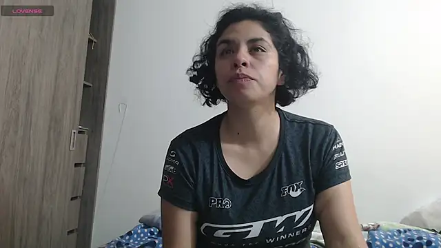 Snapshot of Anne_purple chatting on March 2025 03:49:02 PM Anne purple online show from March 2025 03:49:02 PM