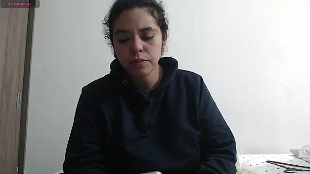 Snapshot of Anne_purple chatting on October 2025 04:26:01 PM Anne purple online show from October 2025 04:26:01 PM