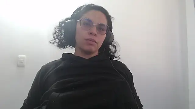 Snapshot of Anne_purple chatting on February 2026 04:07:02 PM Anne purple online show from February 2026 04:07:02 PM
