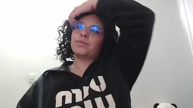 Snapshot of Anne_purple chatting on June 2026 02:33:01 PM Anne purple online show from June 2026 02:33:01 PM