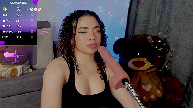 Snapshot of Queen_Deepthroat chatting on December 2024 01:11:01 AM Queen Deepthroat online show from December 2024 01:11:01 AM