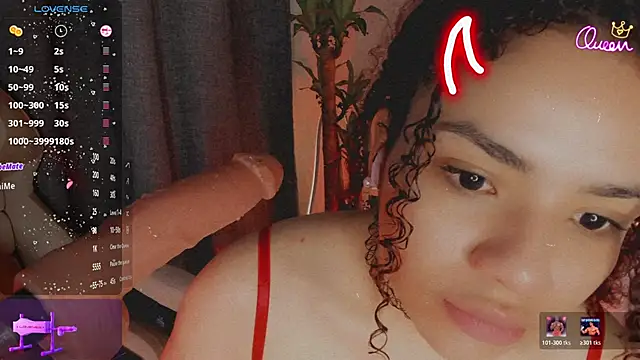 Snapshot of Queen_Deepthroat chatting on March 2026 11:42:01 PM Queen Deepthroat online show from March 2026 11:42:01 PM