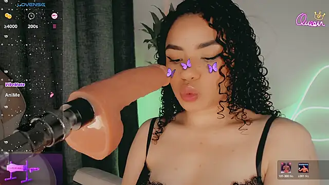 Snapshot of Queen_Deepthroat chatting on March 2026 11:33:01 PM Queen Deepthroat online show from March 2026 11:33:01 PM