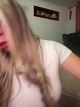 Snapshot of CristalGmez chatting on December 2025 03:56:02 AM CristalGmez online show from December 2025 03:56:02 AM