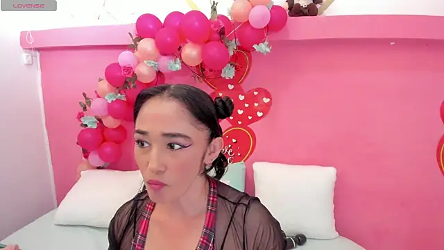 Snapshot of charlotte-11 chatting on September 2025 03:16:02 PM charlotte-11 online show from September 2025 03:16:02 PM