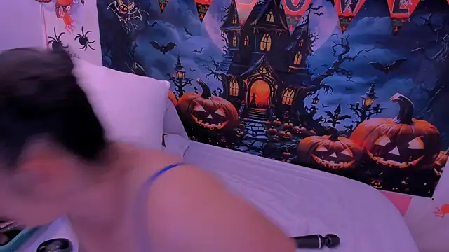 Snapshot of charlotte-11 chatting on October 2025 03:24:01 PM charlotte-11 online show from October 2025 03:24:01 PM