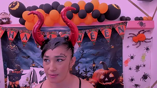 Snapshot of charlotte-11 chatting on October 2025 04:39:01 PM charlotte-11 online show from October 2025 04:39:01 PM