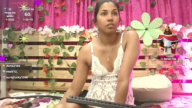 Snapshot of Elsa_Parisi chatting on January 2025 06:40:02 PM Elsa Parisi online show from January 2025 06:40:02 PM