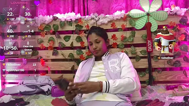 Snapshot of Elsa_Parisi chatting on January 2025 12:22:01 AM Elsa Parisi online show from January 2025 12:22:01 AM