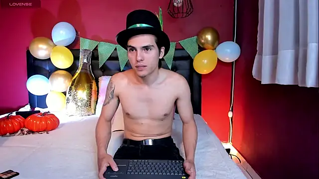  Tattoo Couple online show from September 2025 02:21:01 PM