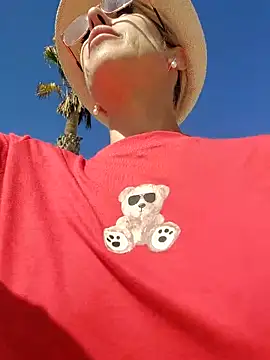 Snapshot of blondyruby chatting on September 2025 10:03:02 AM blondyruby online show from September 2025 10:03:02 AM