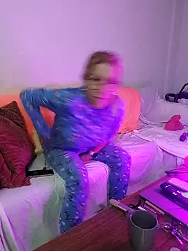 Snapshot of blondyruby chatting on December 2025 09:30:01 PM blondyruby online show from December 2025 09:30:01 PM