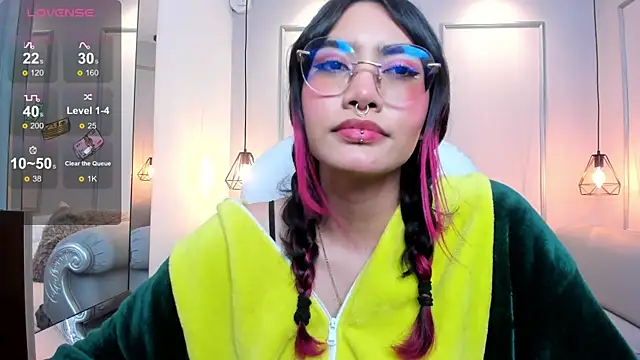 AzuraKindong online show from January 2025 10:25:02 PM