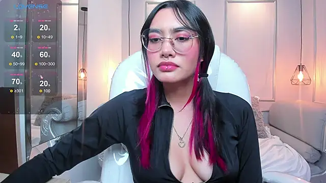 AzuraKindong online show from January 2025 10:23:01 PM