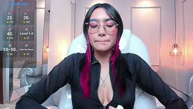 AzuraKindong online show from January 2025 01:25:02 AM