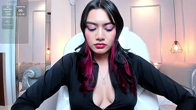 AzuraKindong online show from January 2025 10:41:01 PM