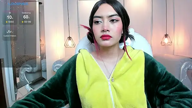 AzuraKindong online show from February 2025 07:28:01 PM